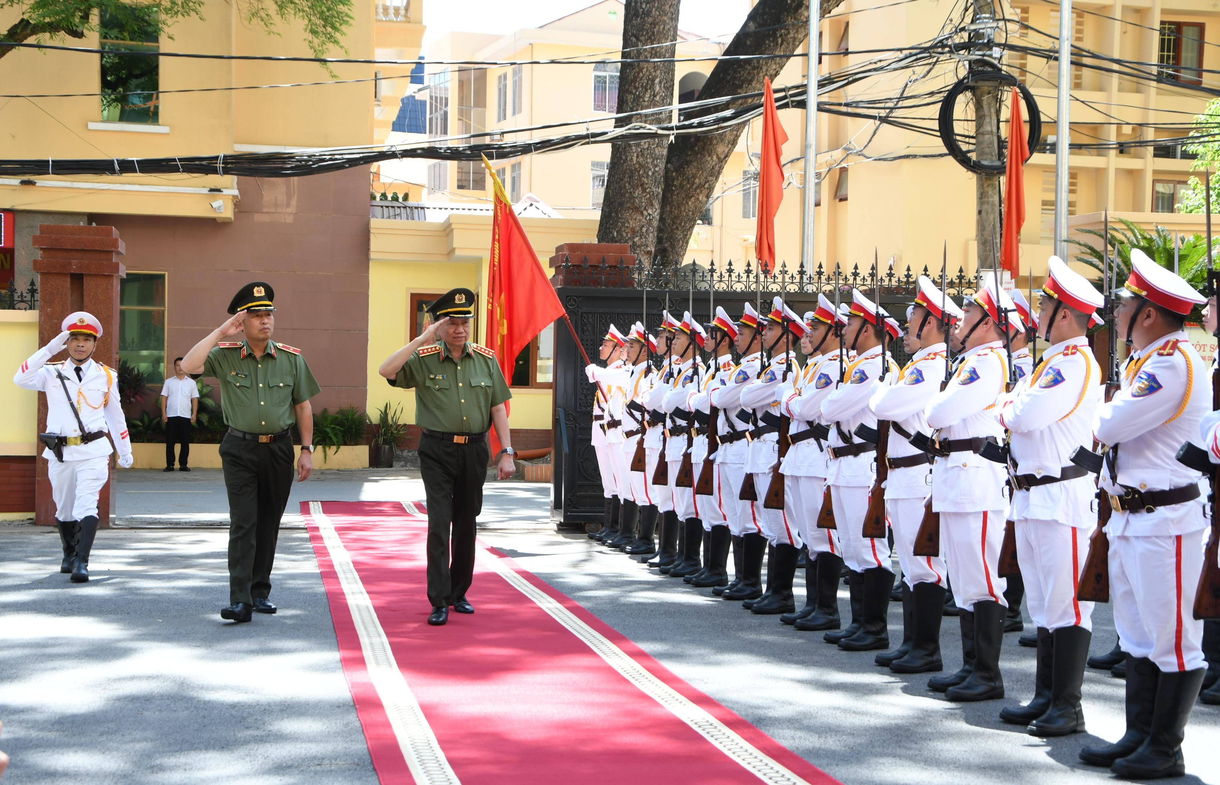 Bộ trưởng Tô Lâm thăm và làm việc với Công an thành phố Hải Phòng